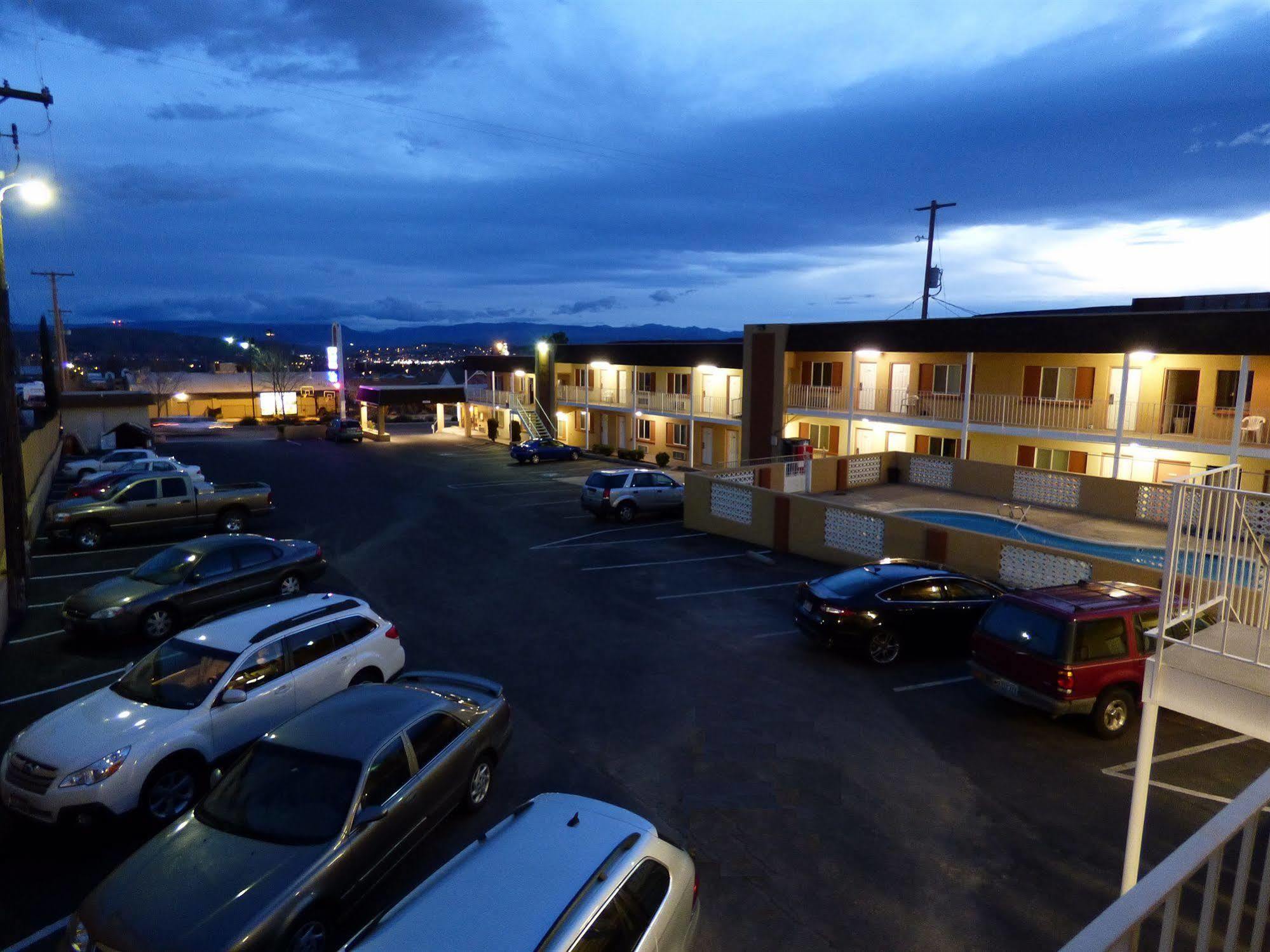 Economy Inn & Suites St. George Exteriér fotografie